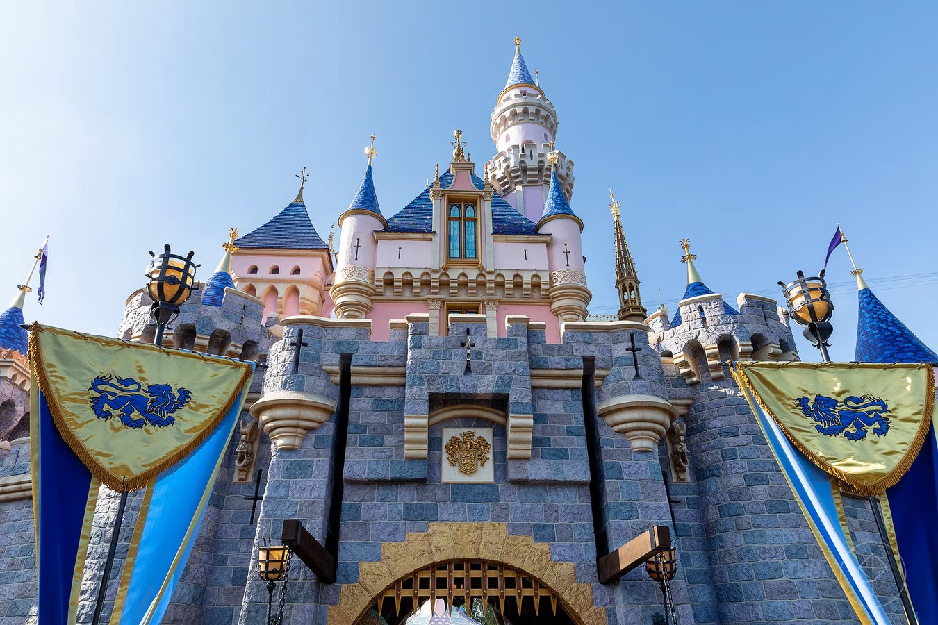 The Official Disney 'rollerCoaster Tycoon' Dream Might Be Coming True featured image for Haven gaming news, sourced from Polygon